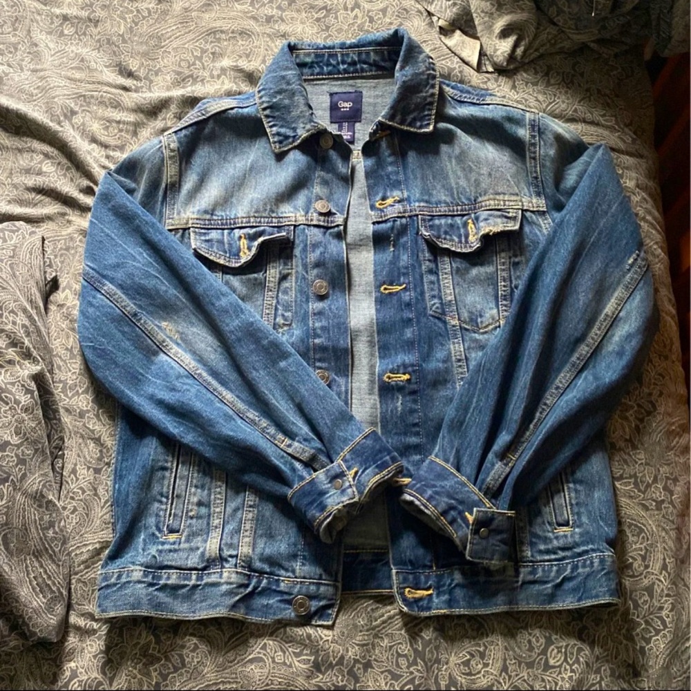 Gap distressed Denim Jacket